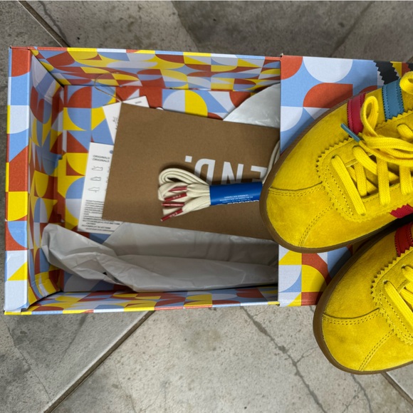 Adidas END Collab - Picture 6 of 6